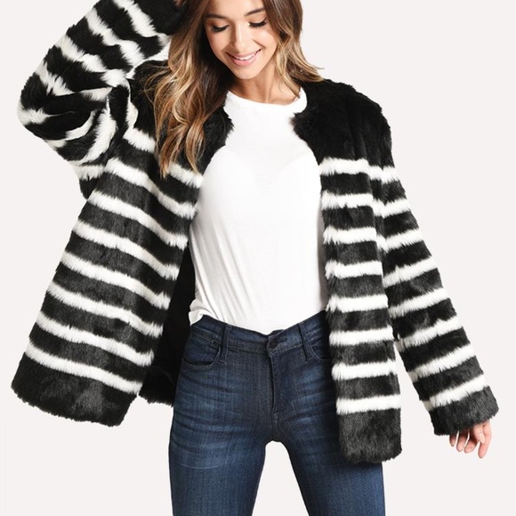 FRAME Denim Faux Fur Ultra Soft Jerry Coat Black & White Stripe - Picture 1 of 12